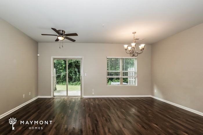 1585 Iris Walk - Photo 5 of 16