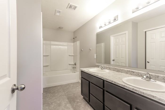 2111 12 Oaks Drive - Photo 6 of 10