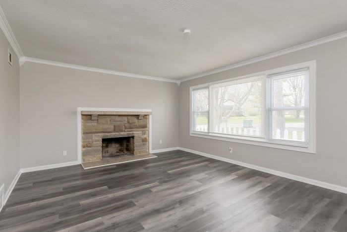 1176 Highview Dr - Photo 2 of 10