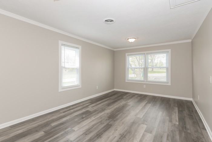 1176 Highview Dr - Photo 3 of 10