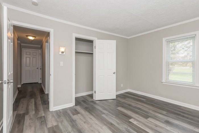 1176 Highview Dr - Photo 5 of 10
