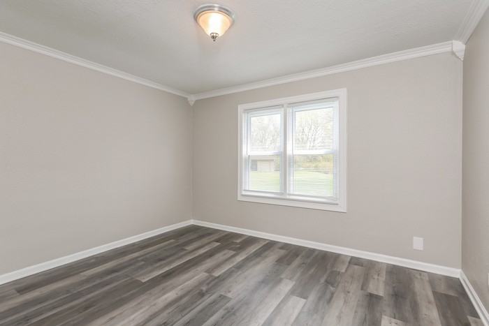 1176 Highview Dr - Photo 7 of 10