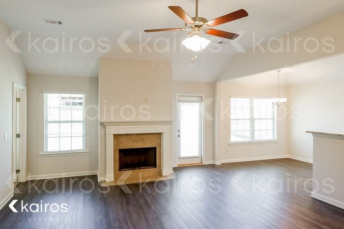 713 Park Ln - Photo 4 of 16