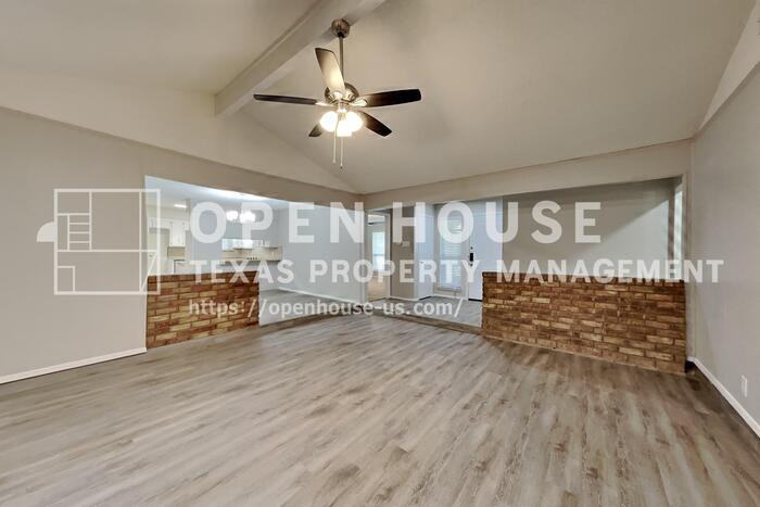 4300 Spring Hill Ln - Photo 5 of 20