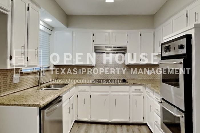 4300 Spring Hill Ln - Photo 6 of 20