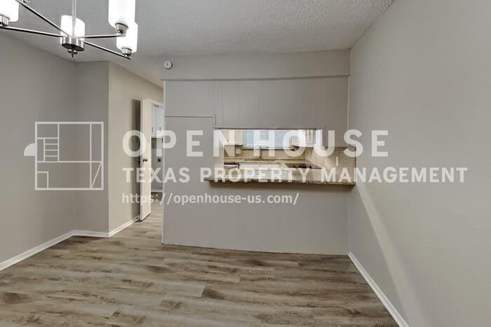 4300 Spring Hill Ln - Photo 7 of 20