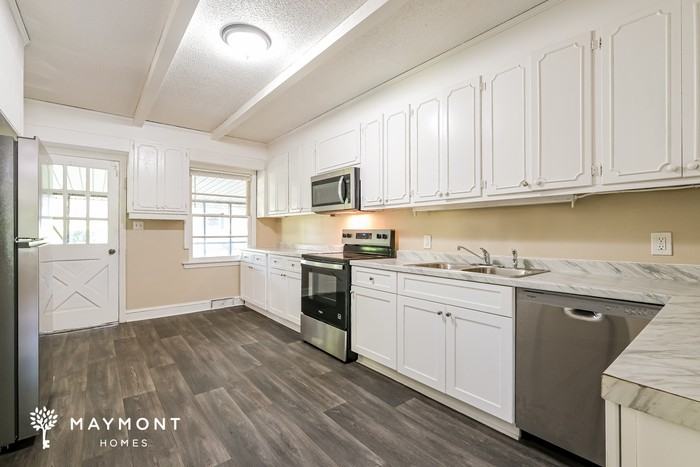 712 Jackson St - Photo 7 of 15