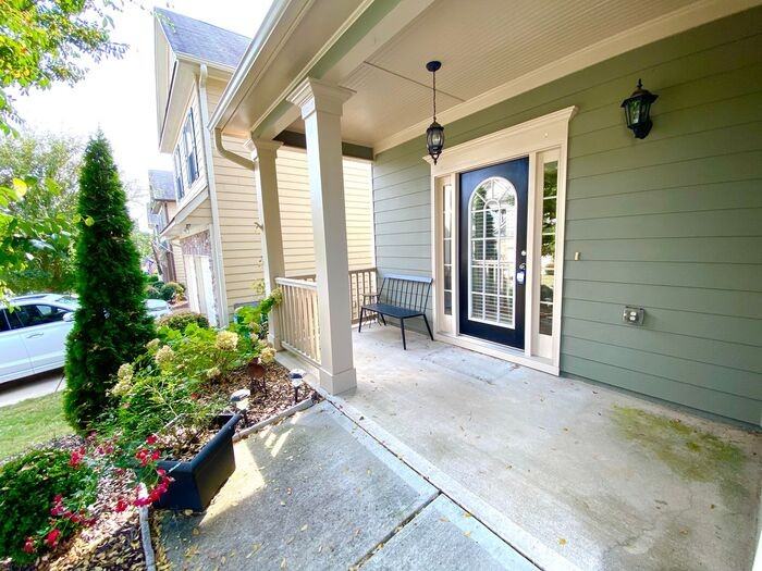 302 Montgomery Way - Photo 2 of 25