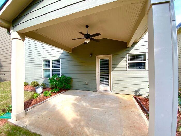 302 Montgomery Way - Photo 3 of 25