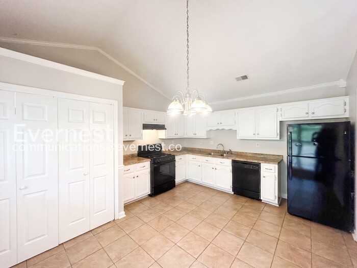 10453 Kristen Dr S - Photo 6 of 19