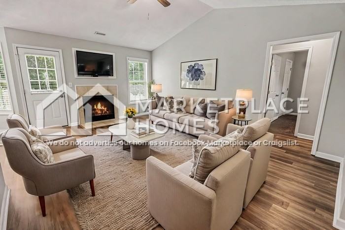 225 Falcon Ridge Dr - Photo 3 of 19