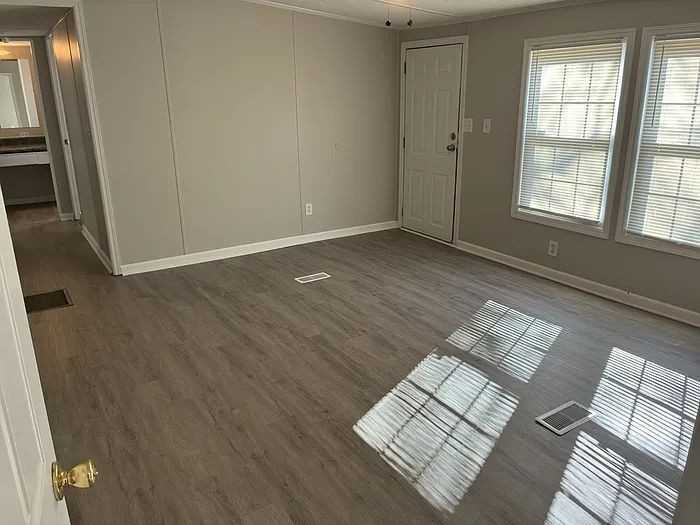 2 Crosby Ln - Photo 2 of 14
