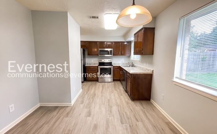 6406 Summer Ridge Dr - Photo 6 of 24