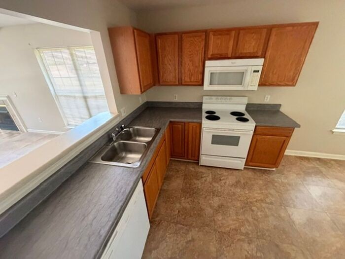 303A Ashley Ln - Photo 2 of 9
