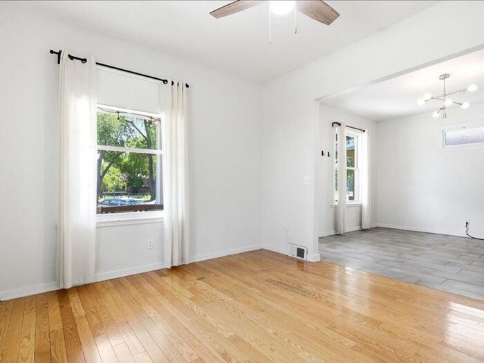 862 S Jefferson St - Photo 5 of 23