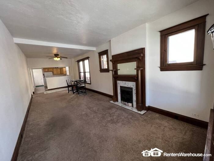 1017 S Pearl St - Photo 2 of 14