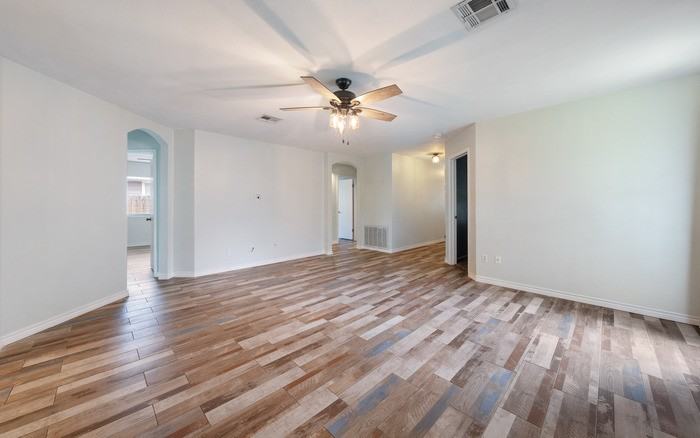 111 Quail Hollow Dr - Photo 2 of 16