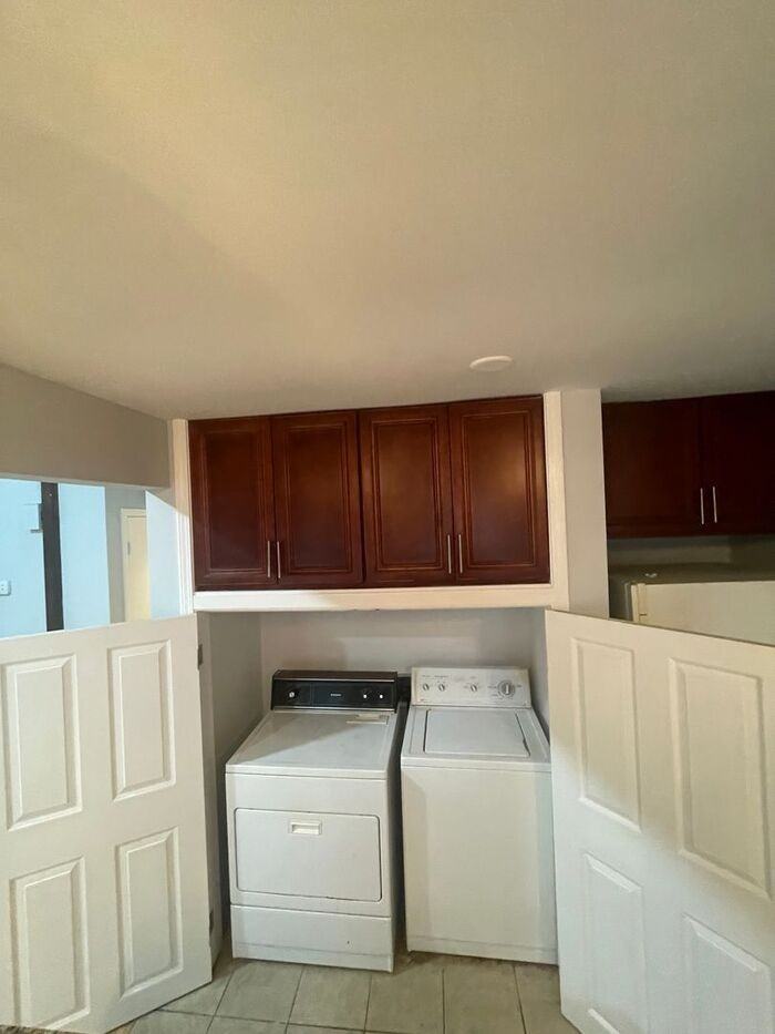 8006 Briardale Dr - Photo 7 of 24