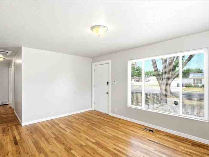 1026 S Montgomery St - Photo 2 of 22