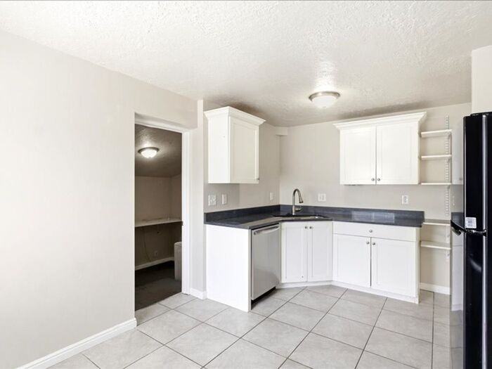 1026 S Montgomery St - Photo 7 of 22