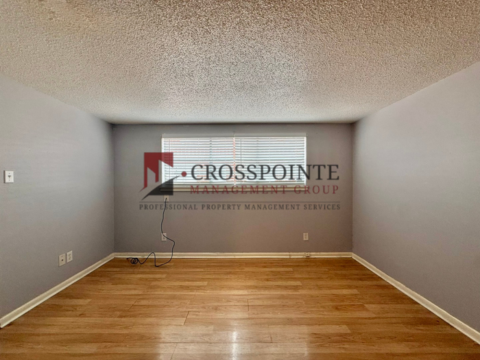 123 W Phillips St - Photo 3 of 9