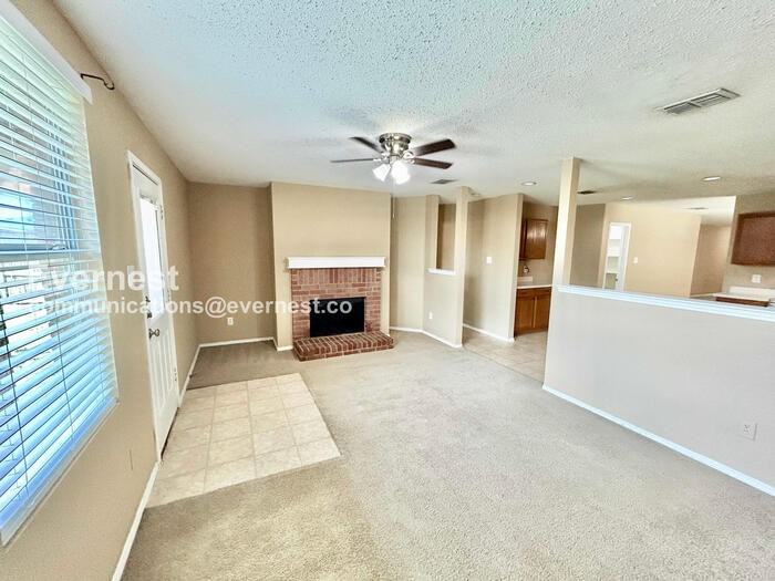 3422 Lipizzan Dr - Photo 4 of 28