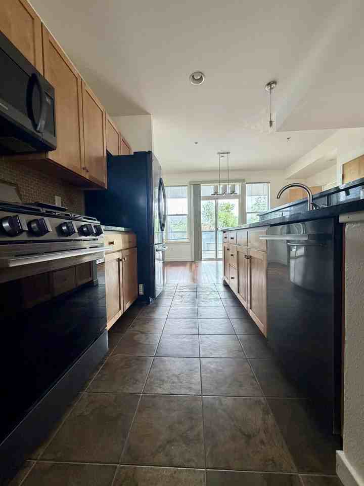 1348 Yellow Pine Ave #D - Photo 6 of 20
