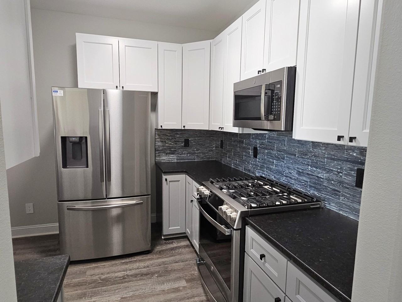 5817 Fox Point Cir #NA - Photo 6 of 27