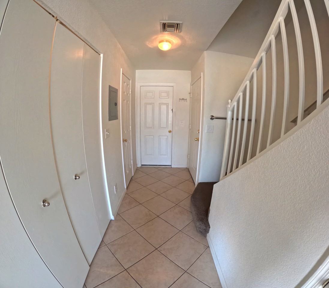 299 Phyllis Dr #4 - Photo 3 of 23