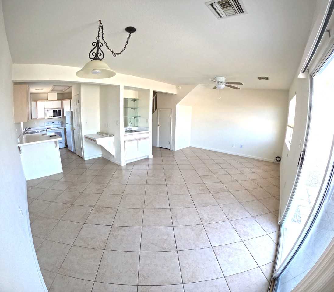 299 Phyllis Dr #4 - Photo 5 of 23