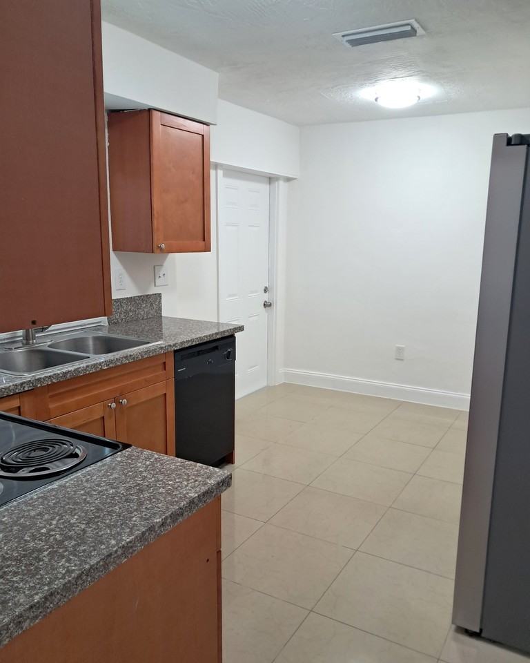 8361 Nw 28th Pl #NA - Photo 6 of 30