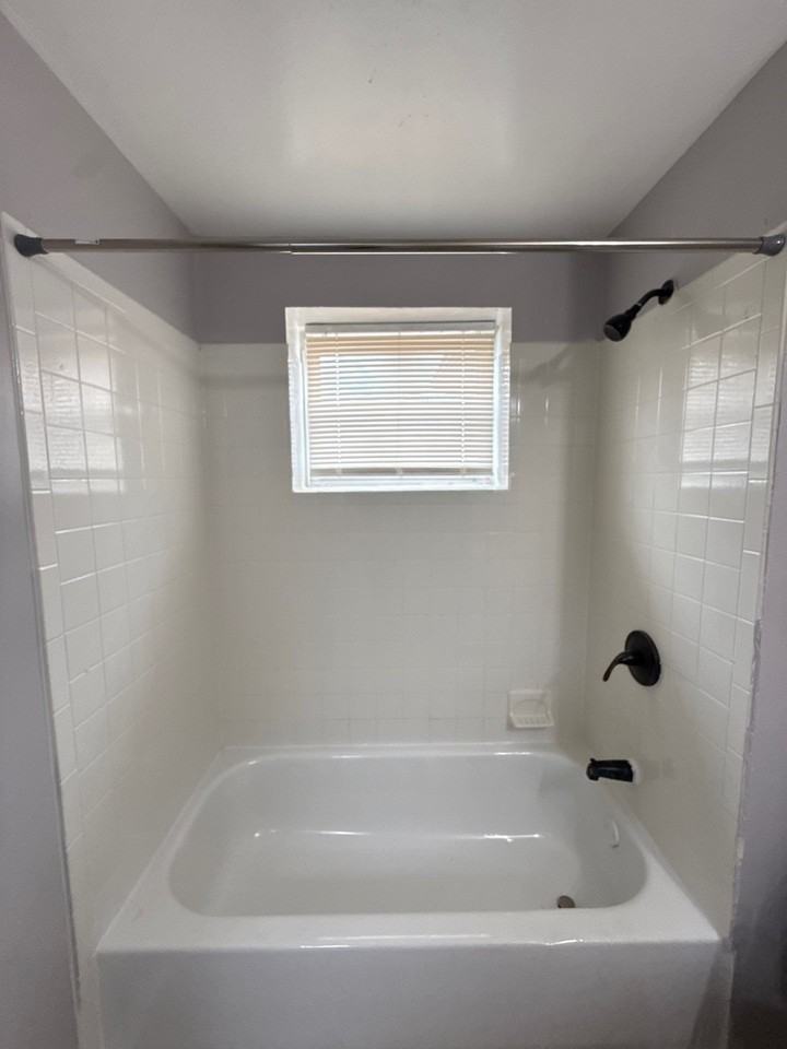 511 E 43rd St #NA - Photo 6 of 14