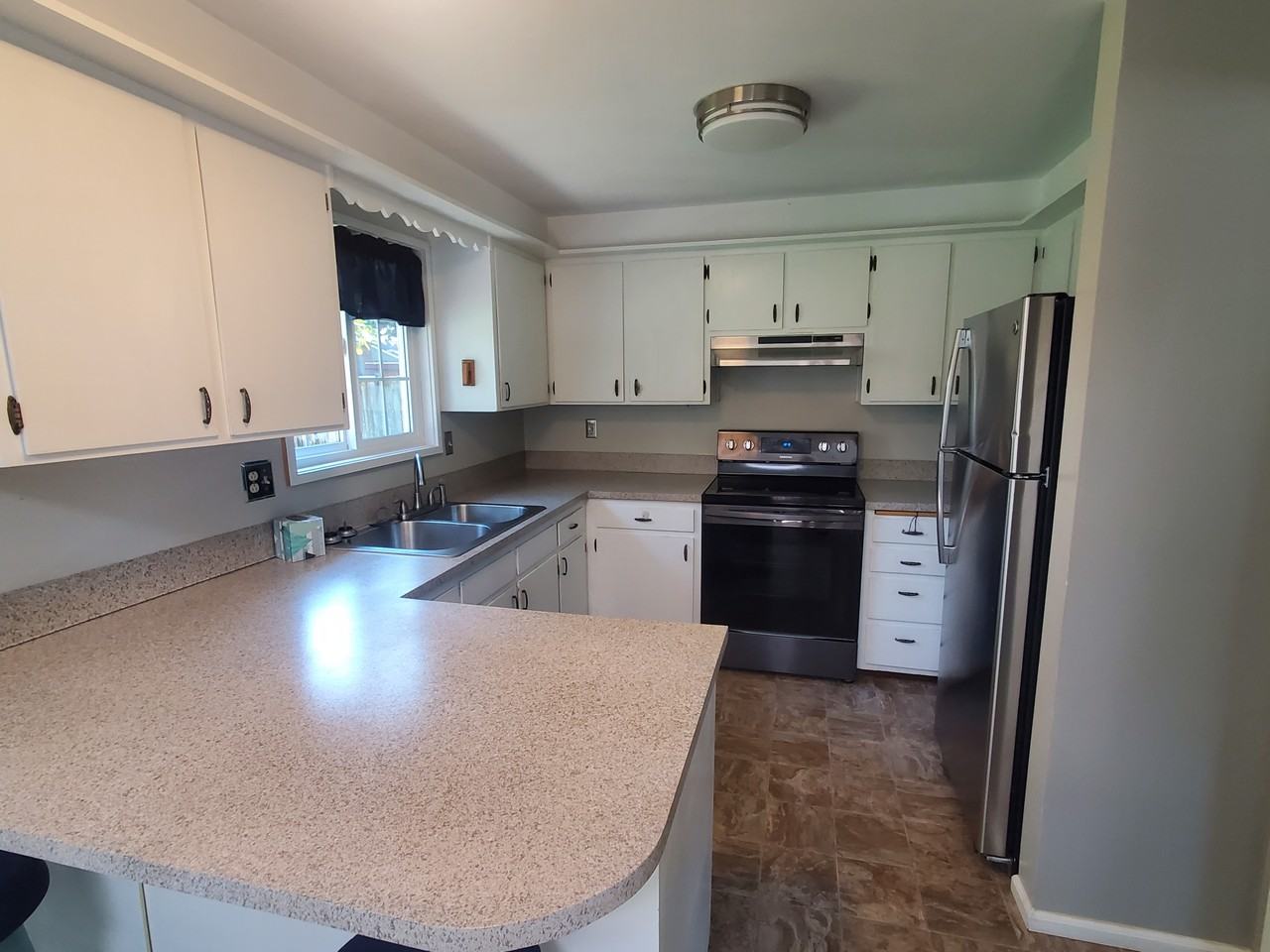 685 70th St #NA - Photo 4 of 19