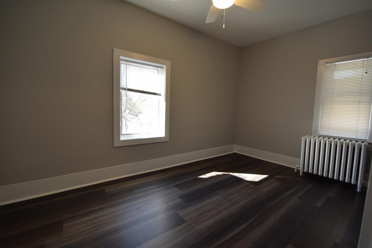 1104 N 5th St #3 - Photo 3 of 11