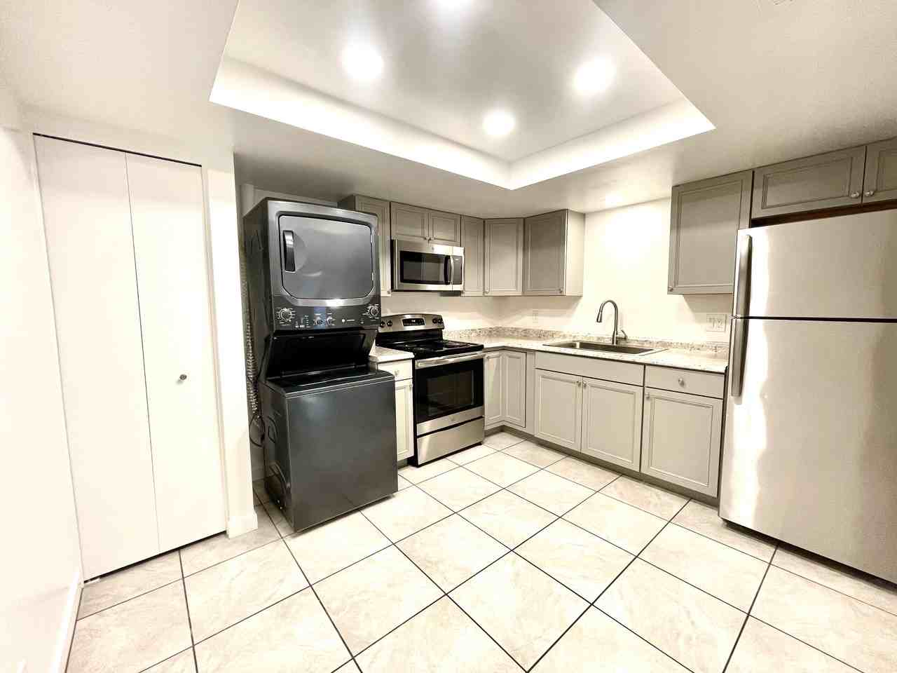 1058 W Flint St #B - Photo 5 of 20