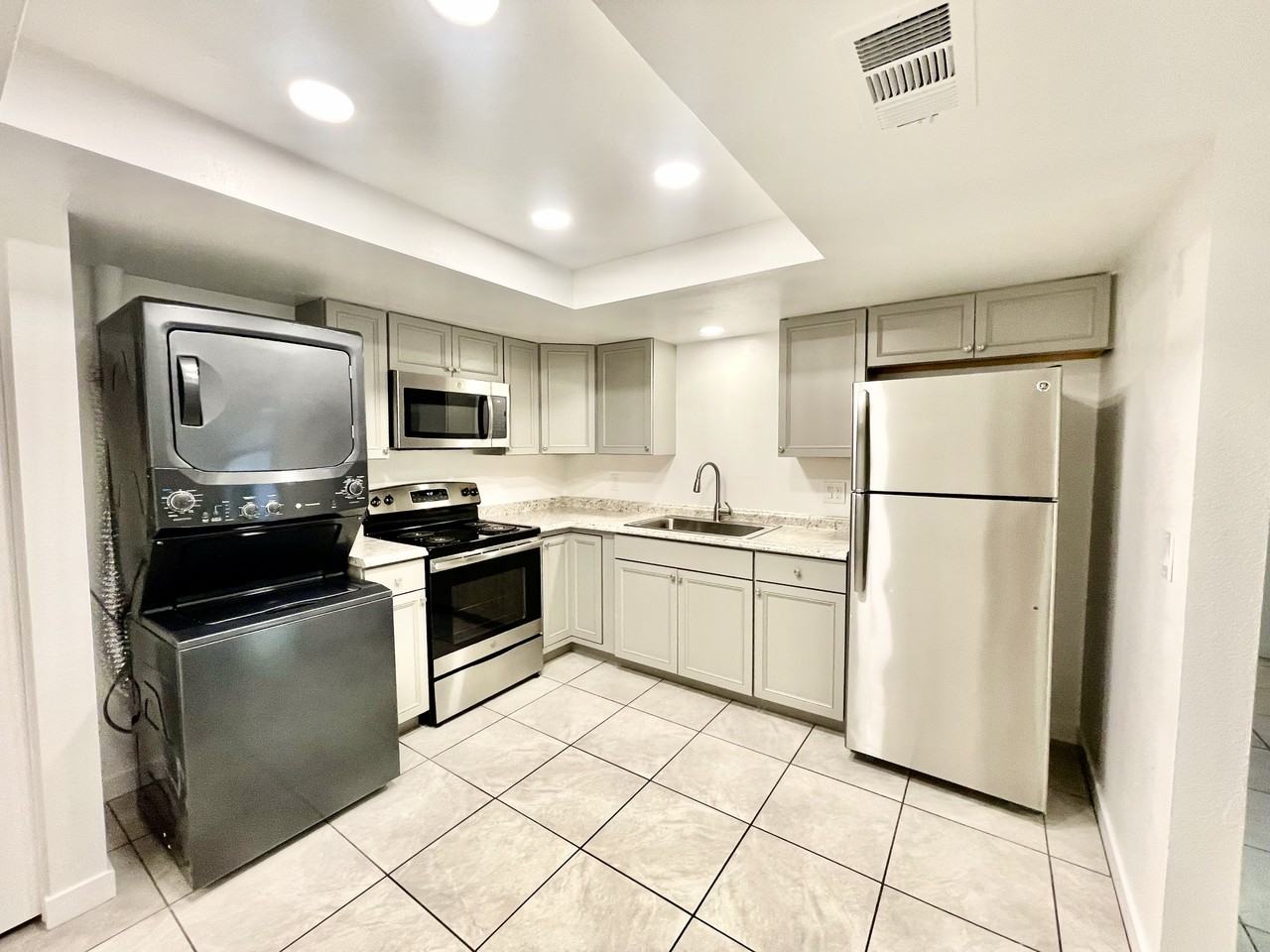 1058 W Flint St #B - Photo 6 of 20