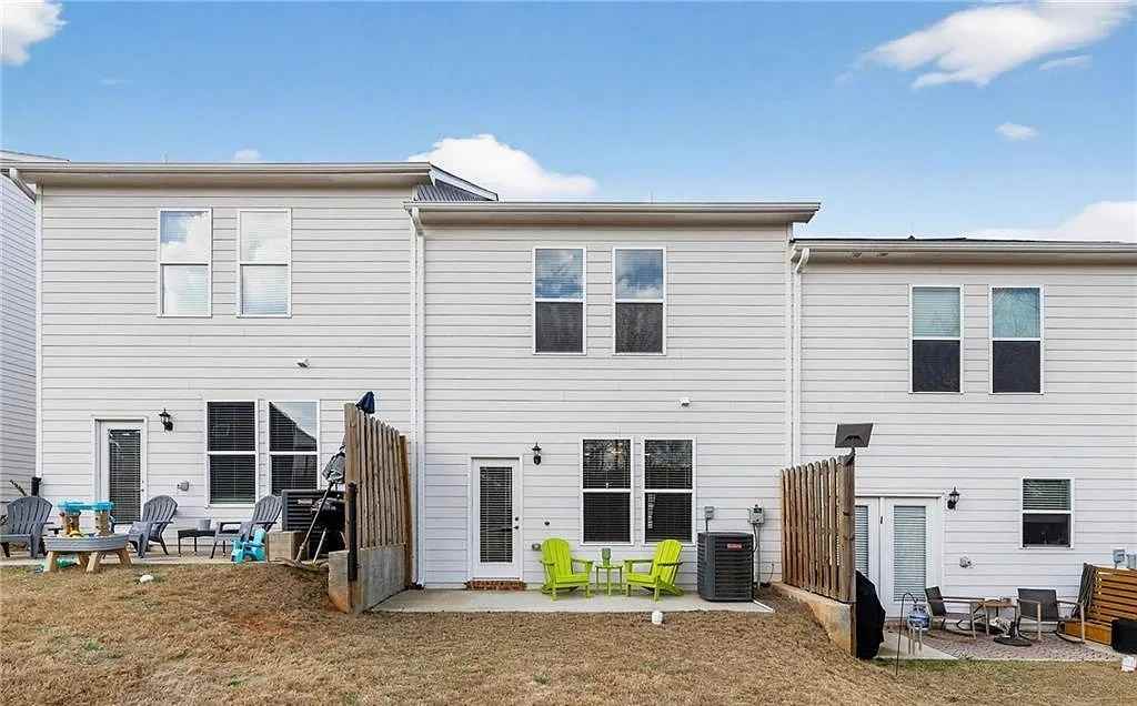 110 Greenview Ct #110 - Photo 2 of 20