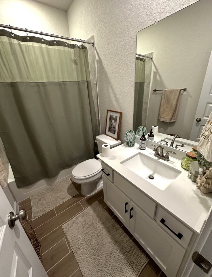 1041 Willowbrook #NA - Photo 5 of 10