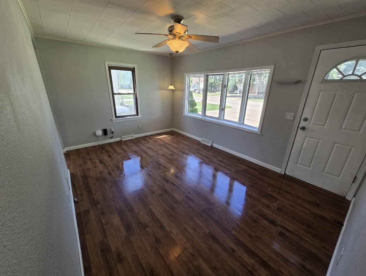 449 4th St E #NA - Photo 5 of 7