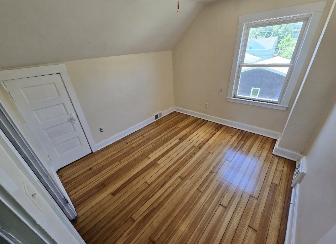 1536 41st St #NA - Photo 3 of 9
