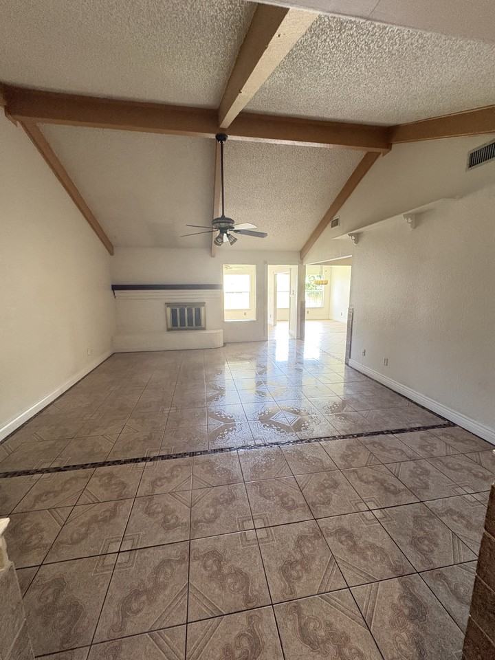 433 Overcrest Dr #NA - Photo 2 of 13