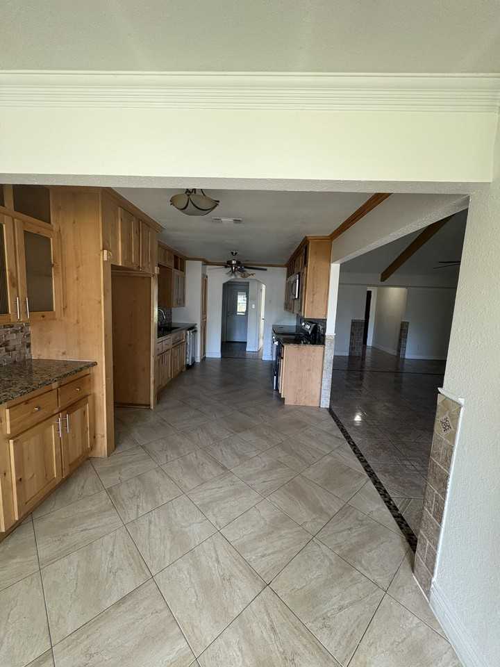 433 Overcrest Dr #NA - Photo 4 of 13