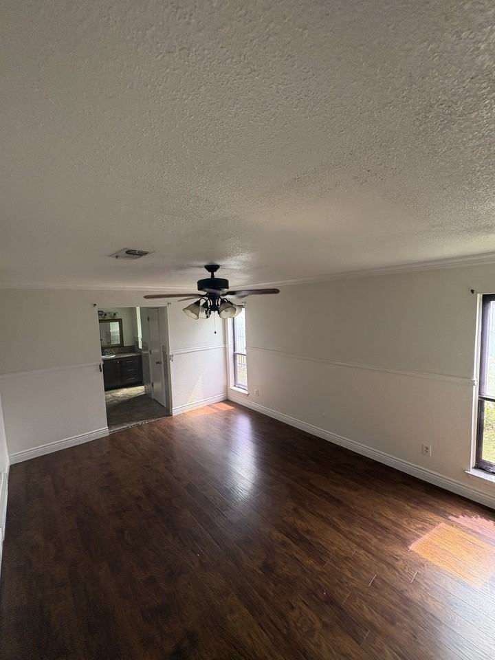 433 Overcrest Dr #NA - Photo 5 of 13