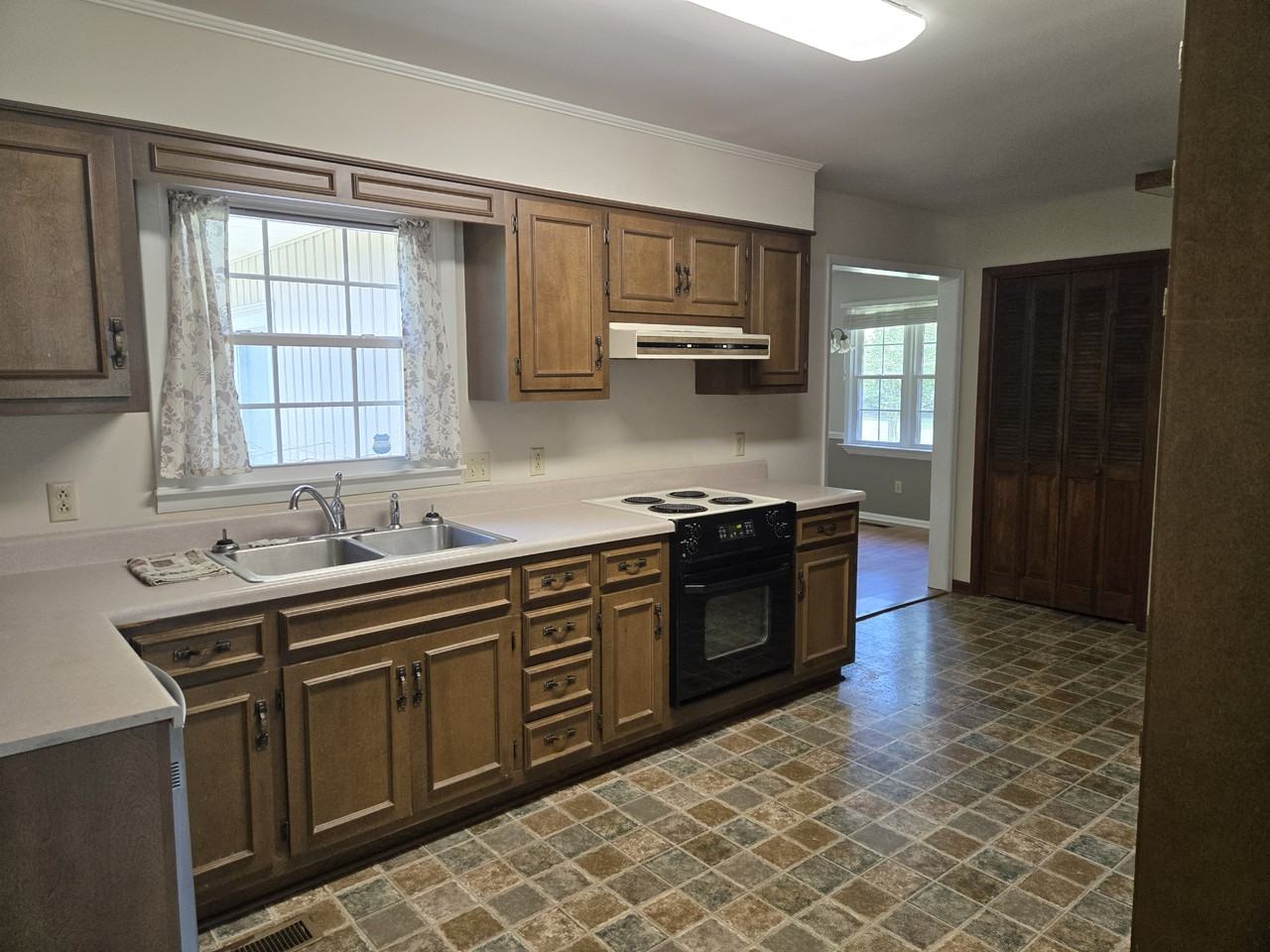 1513 Ridge St Nw #NA - Photo 4 of 22