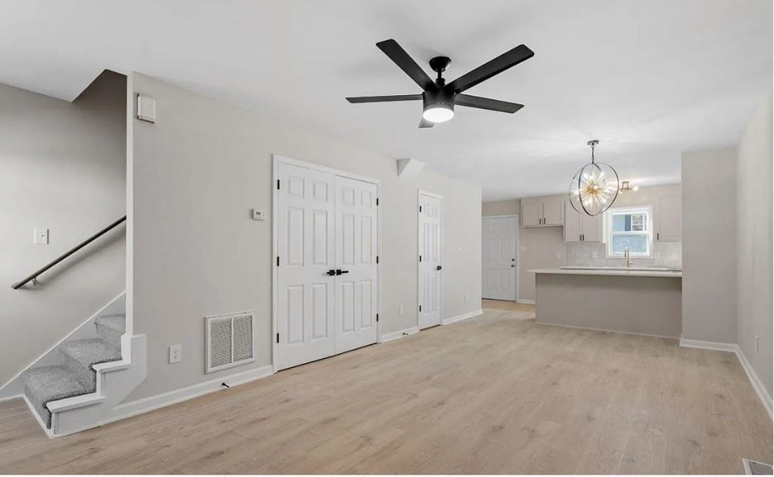 401 W Williams St #401 - Photo 3 of 8