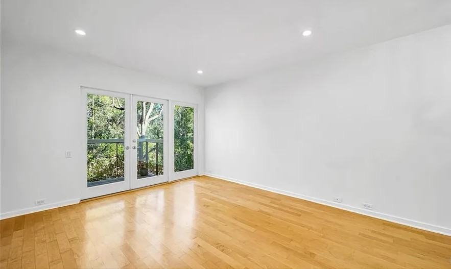 330 S Barrington Ave #309 - Photo 7 of 13