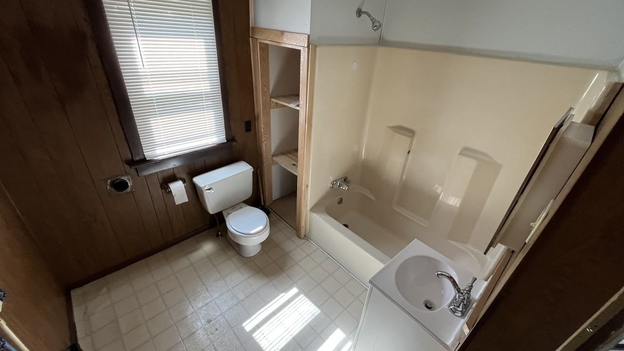 352 Spruce St #1 - Photo 4 of 4
