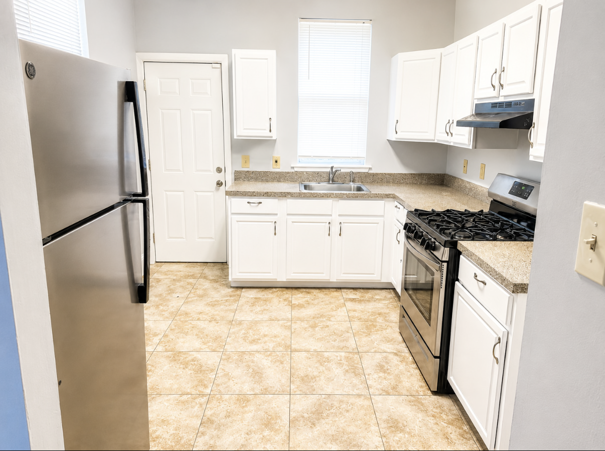 2642 N Bancroft St #NA - Photo 2 of 9