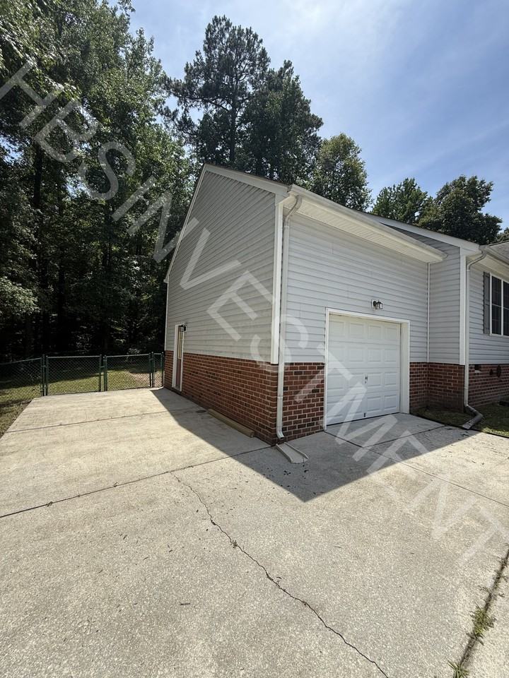 119 E Highland Ct #NA - Photo 4 of 31