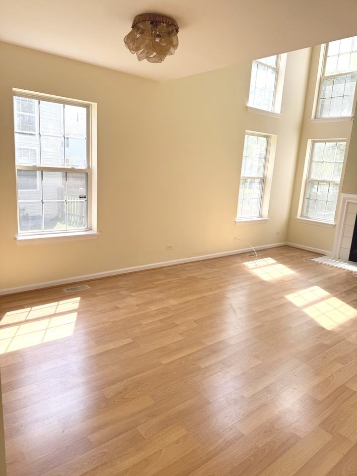 1329 Newport St - Photo 7 of 26